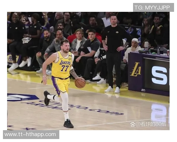 东契奇湖人生涯仅39场便追平浓眉10次砍下35分5篮板5助攻的壮举 东契奇湖人生涯仅39场便追平浓眉10次砍下35分5篮板5助攻的壮举