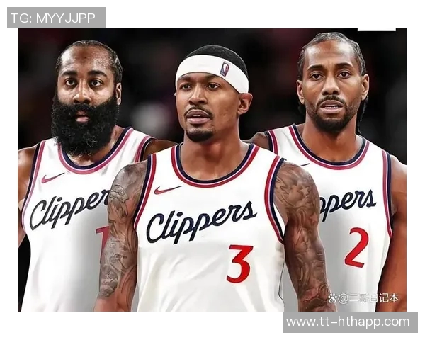 小吧观赛快船对阵鹈鹕主场赠送保罗快船10时期球衣给每位球迷